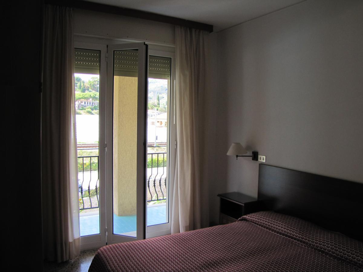 Aparthotel Holiday'S Beach Ventimiglia Exteriér fotografie