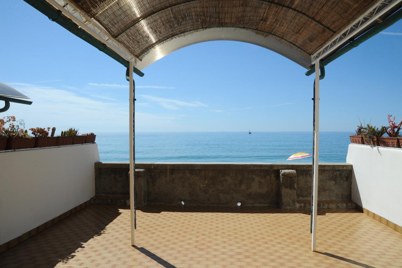 Aparthotel Holiday'S Beach Ventimiglia Exteriér fotografie