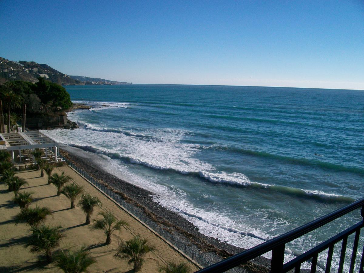 Aparthotel Holiday'S Beach Ventimiglia Exteriér fotografie