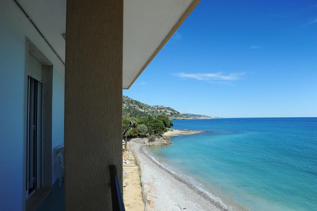 Aparthotel Holiday'S Beach Ventimiglia Exteriér fotografie